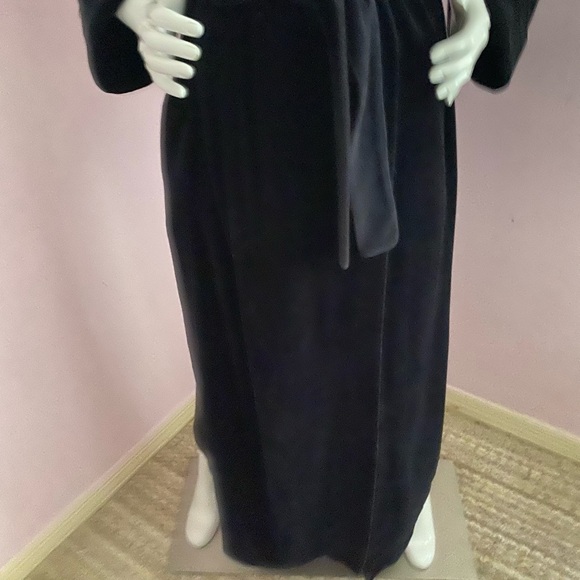 Vintage Talbots Velour Robe Hostess MEDIUM Maxi Dolman Sleeve Cuffs Black - Picture 6 of 12